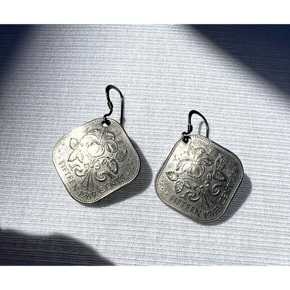 Unbranded Jewelry - Bahamas Coin Earrings Elizabeth 11 Vintage 1969 Fifteen Cents Square Dangle